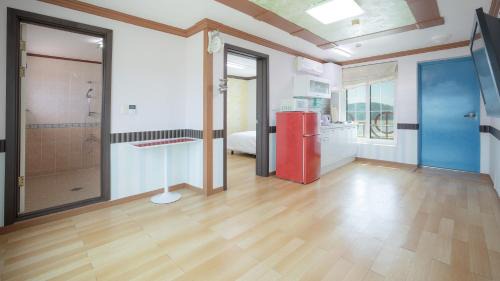 Nam Casa | Anmyeondo Bbalgang Pension
