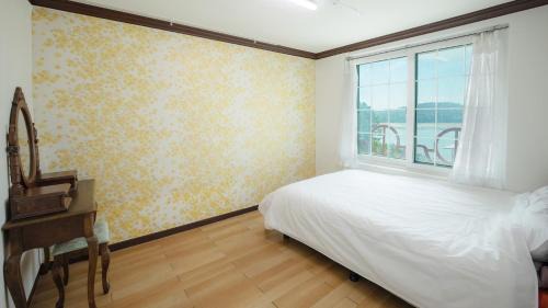 Nam Casa | Anmyeondo Bbalgang Pension