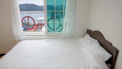 Nam Casa | Anmyeondo Bbalgang Pension