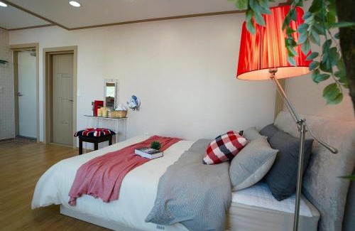 Taean Casa | anmyeondo neipkeulrobeo suyeongjangpensyeon