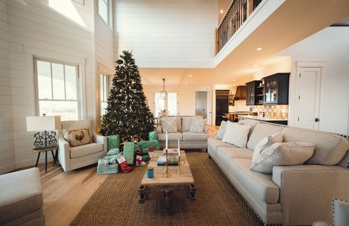 Williamsburg Casa | Ann Riley Farmhouse Yuba Vineyards