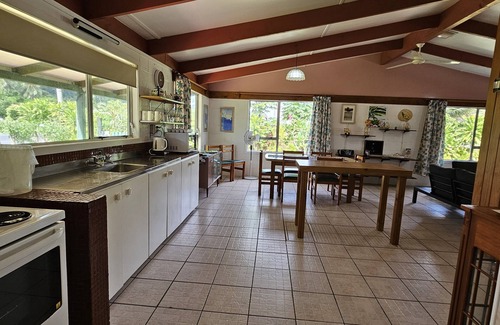 Tapere of Vaimaanga Casa | Ann's Beach House