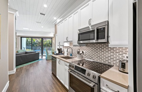 Holmes Beach Hotel | Anna Maria Beach Resort
