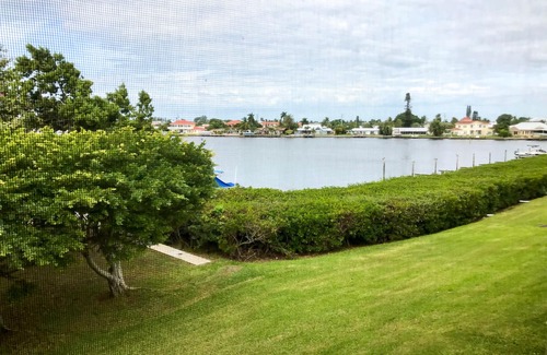 Holmes Beach Condominio | Hermoso Bayside Condo
