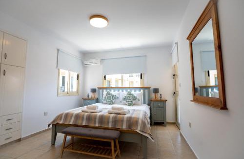 Paphos Apartamento | Anna's Place 2B, Paphos, Pool