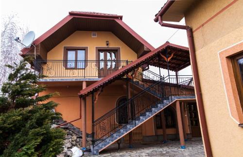 Serednye Apartamento | Annamari (кімната1)