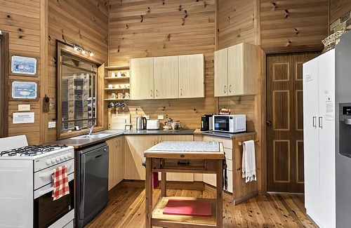 Valla Otro | Anne s Coastal Chalet
