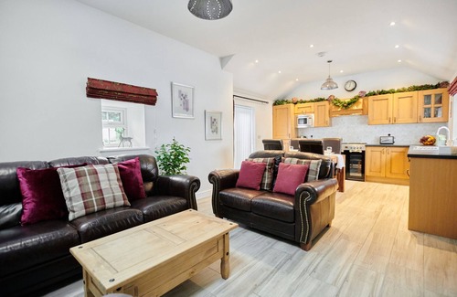 Amlwch Cabaña | ANNEXE AT TY MOEL ISAF, with a garden in Amlwch