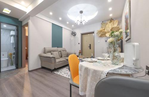 Kunming City Centre Apartamento | Annie Apartment - only 120 metres from Metro Line 2 Exit B of Chuanxingulou