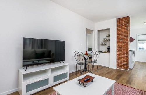 Dubuque Casa | Annies on Adair - NO Step Entry