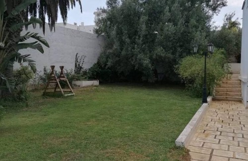 Hammamet Apartamento | Annual rental 350€ / month An S1 apartment with swimming pool and parking