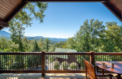 Black Bear Falls Casa | Another Day in Bearadise By Stony Brook Cabins
