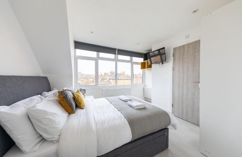 St. George's Apartamento | Anson Hotel Modern And Spacious Loft Suite