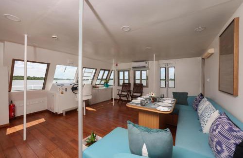 Kendrapara Alquiler De Eote | Antara Cruises