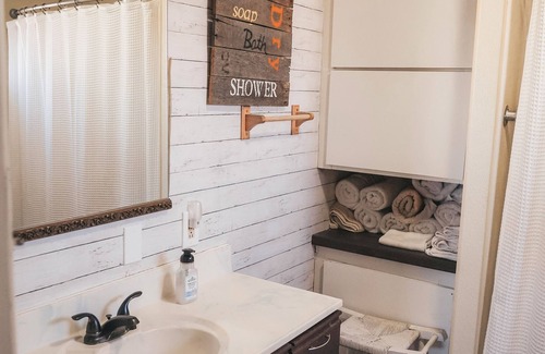 Grant County Otro | Antelope Creek Farm House located on the prairie and in the country