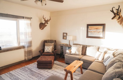 Grant County Otro | Antelope Creek Farm House located on the prairie and in the country