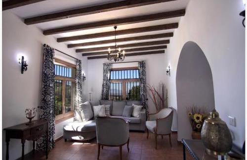 Antequera Casa | Antequera Cottage with Pool Views