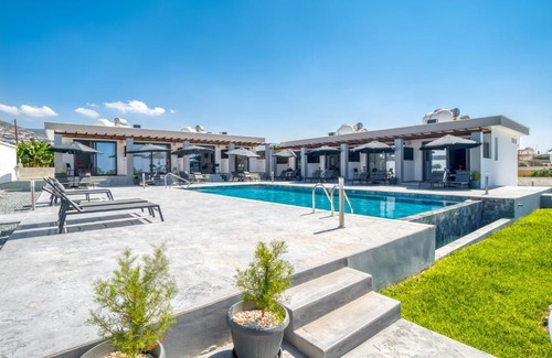 Peyia Town Apartamento | Antesia Coral Bay Resort by Ezoria Villas - Adults only