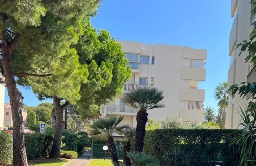 Antibes Apartamento | Antibes-côte D'azur-appart Ensoleillé, Climatisé, Piscine,parking, Proche Plages