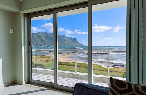 Gordon's Bay Casa | Antilles On the Beach - sleeps 12 in 6 bedrooms