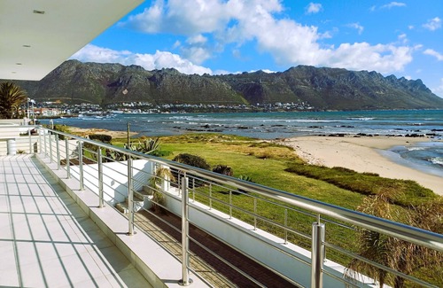 Gordon's Bay Casa | Antilles On the Beach - sleeps 12 in 6 bedrooms