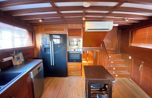 Tin Wan Alquiler De Eote | Antique Cosy Houseboat VINTAGE