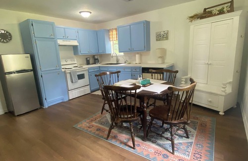Bellville Cabaña | Antique Countryside Cottage, privacy and comfort, but close enough to Everything
