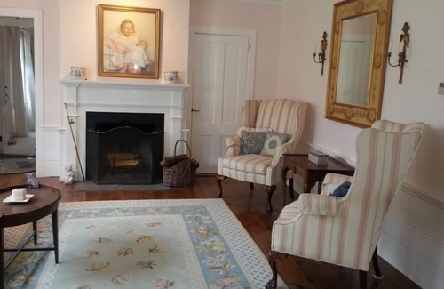 Silver Beach Cabaña | Antique elegance in Osterville