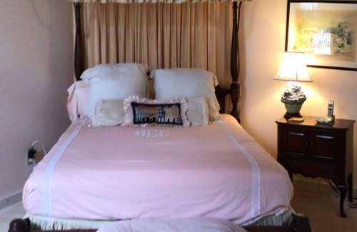 Silver Beach Cabaña | Antique elegance in Osterville