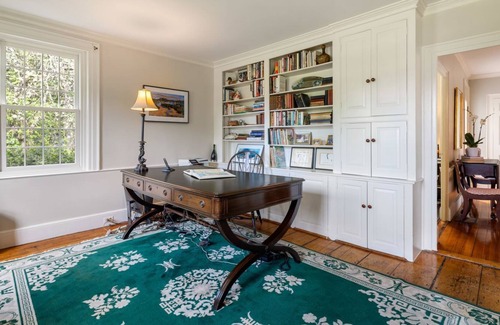 Duxbury Casa | Antigüedad en el histórico distrito de constructores navales, 1 acre, jardines, a pocos pasos de la bahía