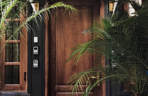 Trang Tien Casa | Antique Room in ChloeLeo Boutique Homestay Trang / Hoan Kiem Hanoi