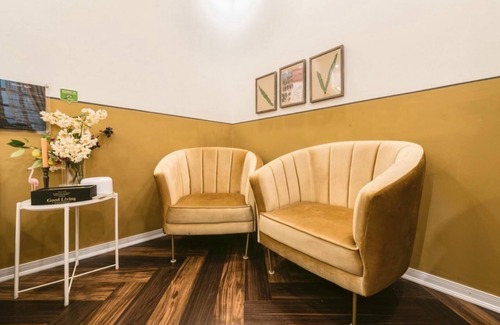 Trang Tien Casa | Antique Room in ChloeLeo Boutique Homestay Trang / Hoan Kiem Hanoi