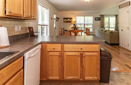 Briar Crest Woods Chalet De Esquí | Antler Chalet - Sleeps 10, Hot tub, Gameroom ~ 4 minutes to Big Boulder!