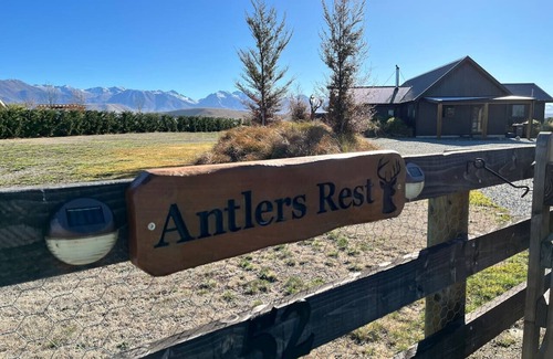 Twizel Casa | Antlers Rest- Twizel