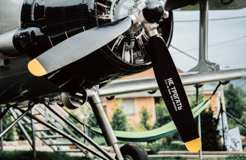 Altendorf Alquiler De Eote | Antonov im Garten – Flugzeug-Ferienwohnung