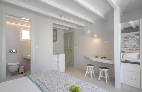 Old Town Naxos Hotel | Antony Suites Deluxe Double Room