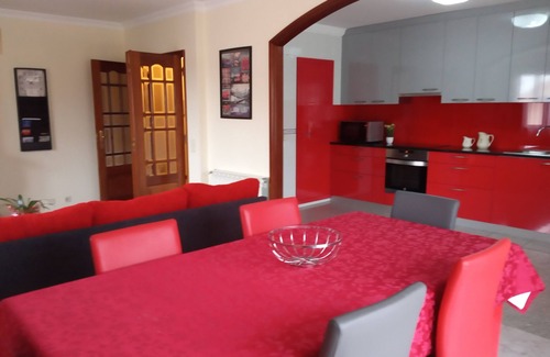 Santa Maria da Feira Apartamento | Ap. Arosa - Espaciosa 3-Bedroom Apartment in Quiet Villa-Lobão, Santa Maria Feria