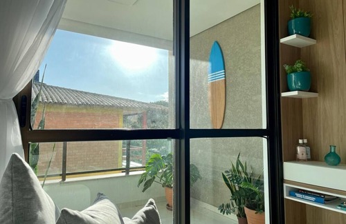 Ingleses Centro Apartamento | Apenas 3 Minutos do Mar com Piscina Incrível