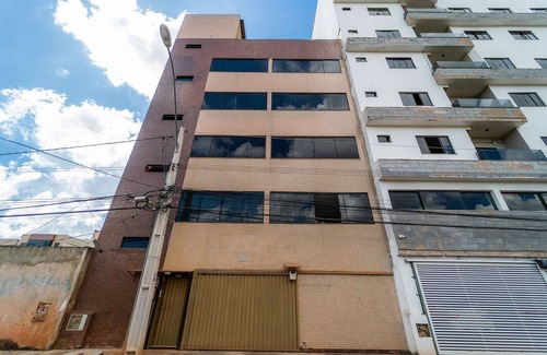 Vicente Pires Casa | Ap Com Suite ,wi-fi 500mb , Estacionamento, Elevador, Cozinha Completa , Jr Catito