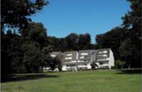 Bagnoles-de-l'Orne Apartamento | Apartment for spa treatments