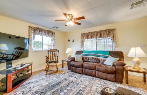 Apache Junction Casa | Apache Junction Home with Covered Deck and Grill