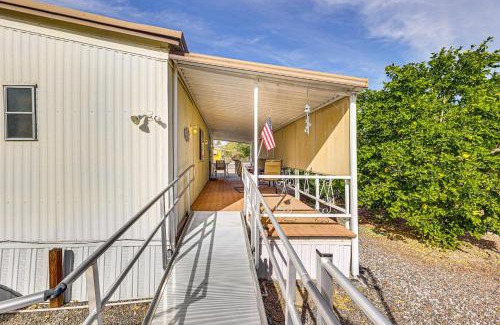 Apache Junction Casa | Apache Junction Home with Covered Deck and Grill