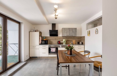 Seegebiet Mansfelder Land Apartamento | Apartamento 'Am Süßen See' con vistas al lago, balcón y Wi-Fi