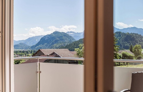Vils Apartamento | Apart Diana - nueva casa de vacaciones - App. "Rossberg" con vistas a la montaña, Wi-Fi y balcón
