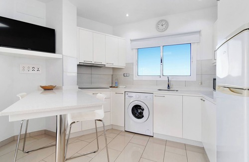 Las Palmas de Gran Canaria Apartamento | Apartamento "Ático Delux 80" con vistas al mar, WiFi y terraza en la azotea