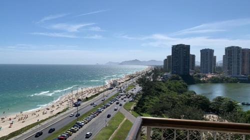 Barra da Tijuca Apartamento | Apart hotel em frente à praia da Barra da Tijuca, vista total para o mar