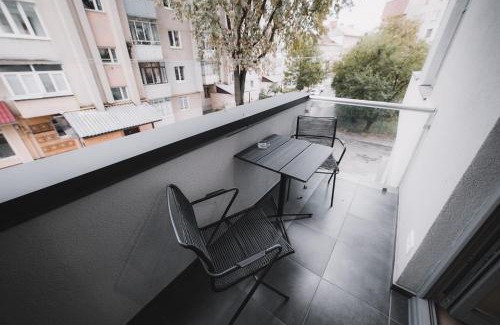Lychakivskyi District Apartamento | Apart-hotel Kostjukowski Apartments Nizhynska 17