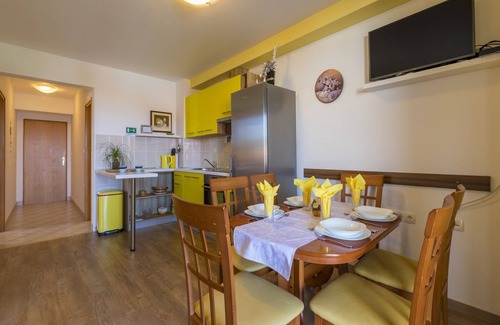 Klenovica Apartamento | Apartments NINAC (62456-A1) - Klenovica (Novi Vinodolski)