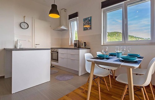 Klenovica Apartamento | Apartamento Cvit 1 by Interhome