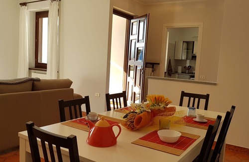 Castelletto Sopra Ticino Apartamento | Apartment in Isa House